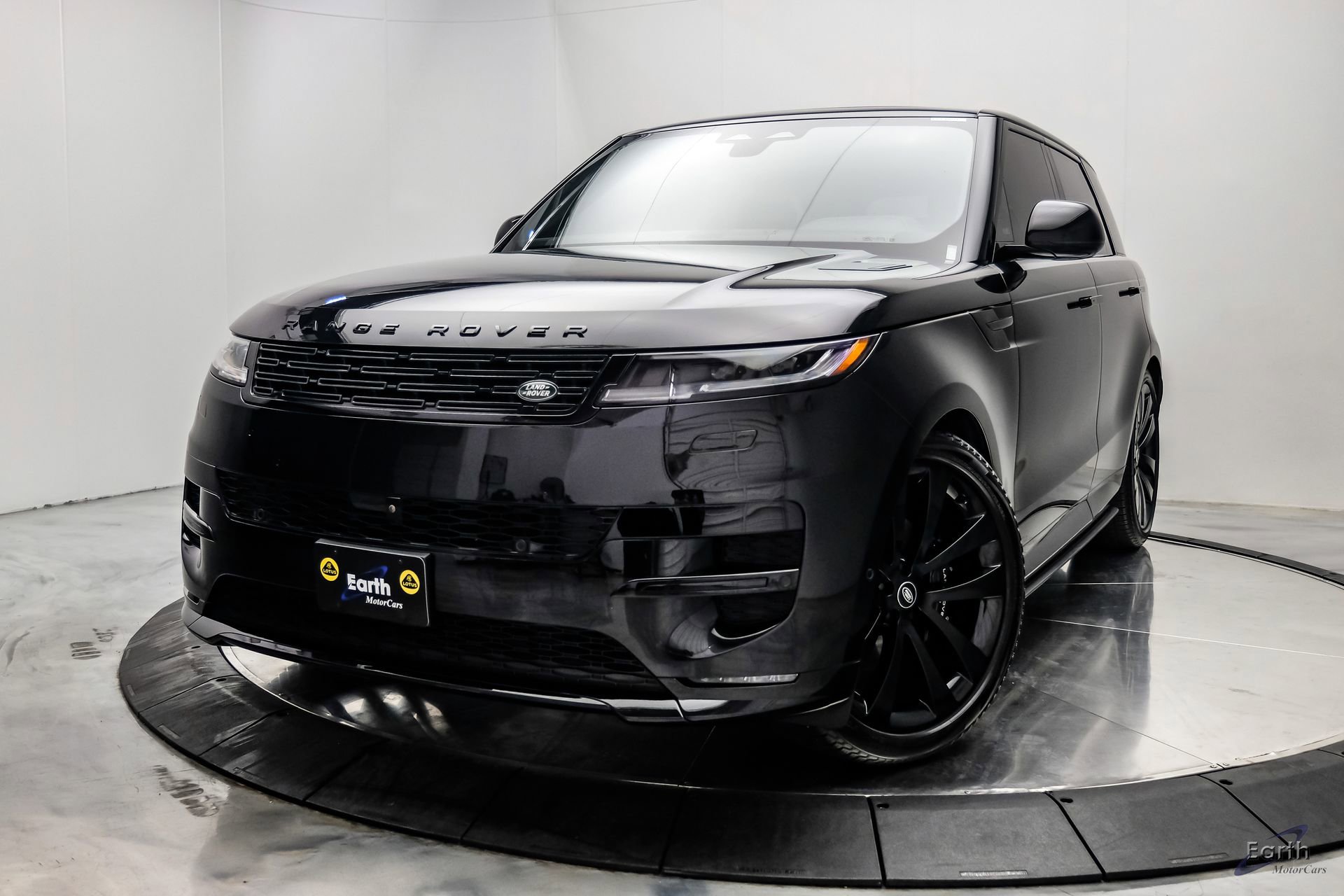 Used 2024 Land Rover Range Rover Sport Dynamic SE AWD/4WD image 4