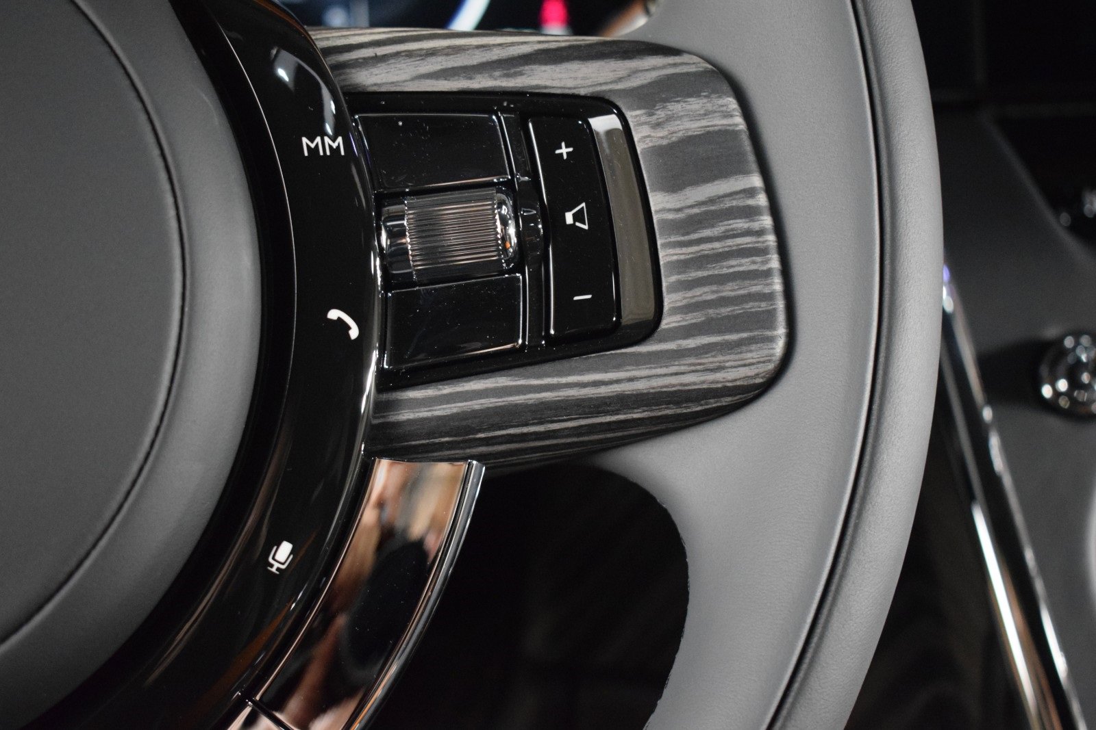 New 2026 Rolls-Royce Cullinan image 31