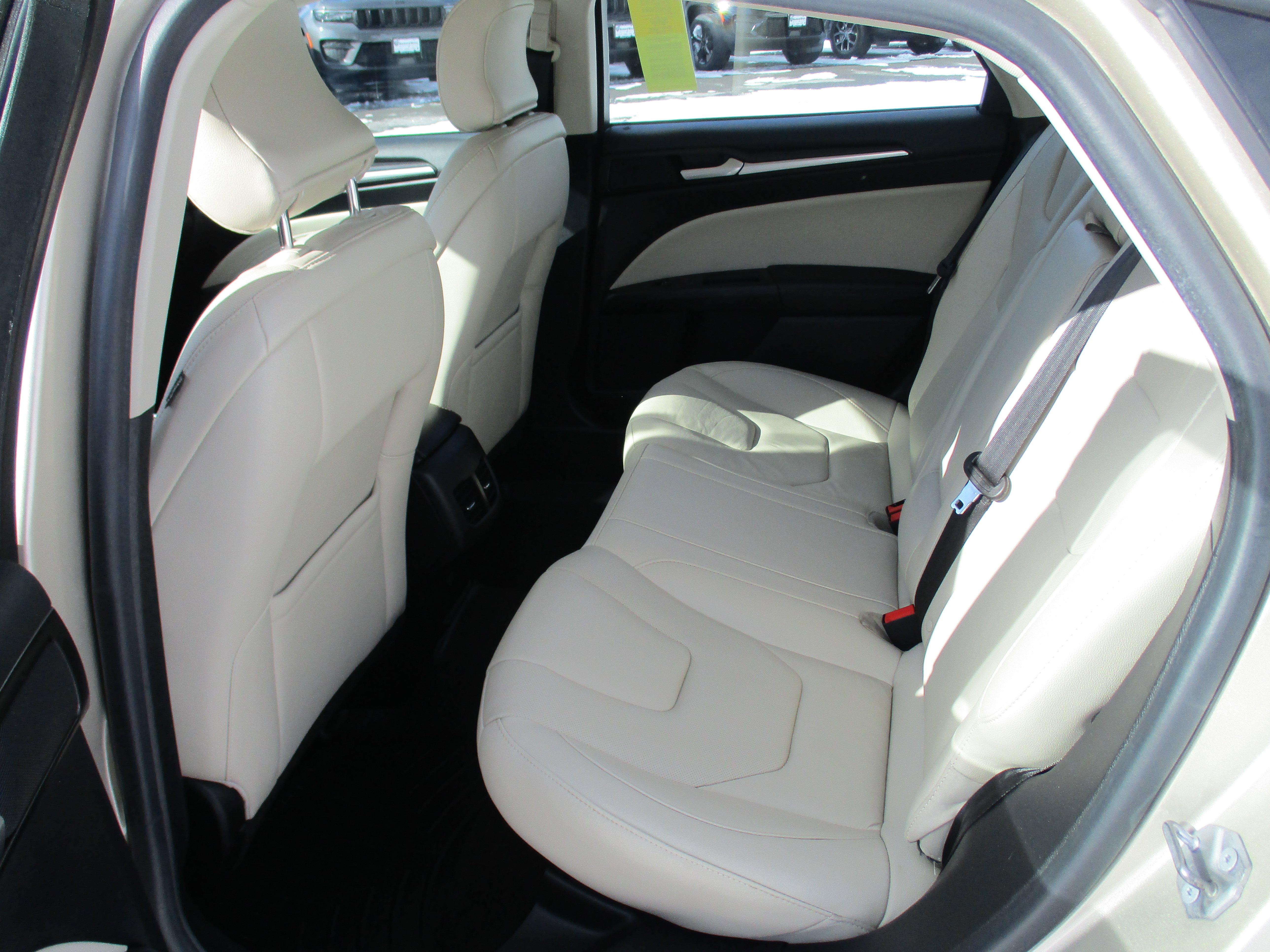 Used 2018 Ford Fusion Titanium image 12