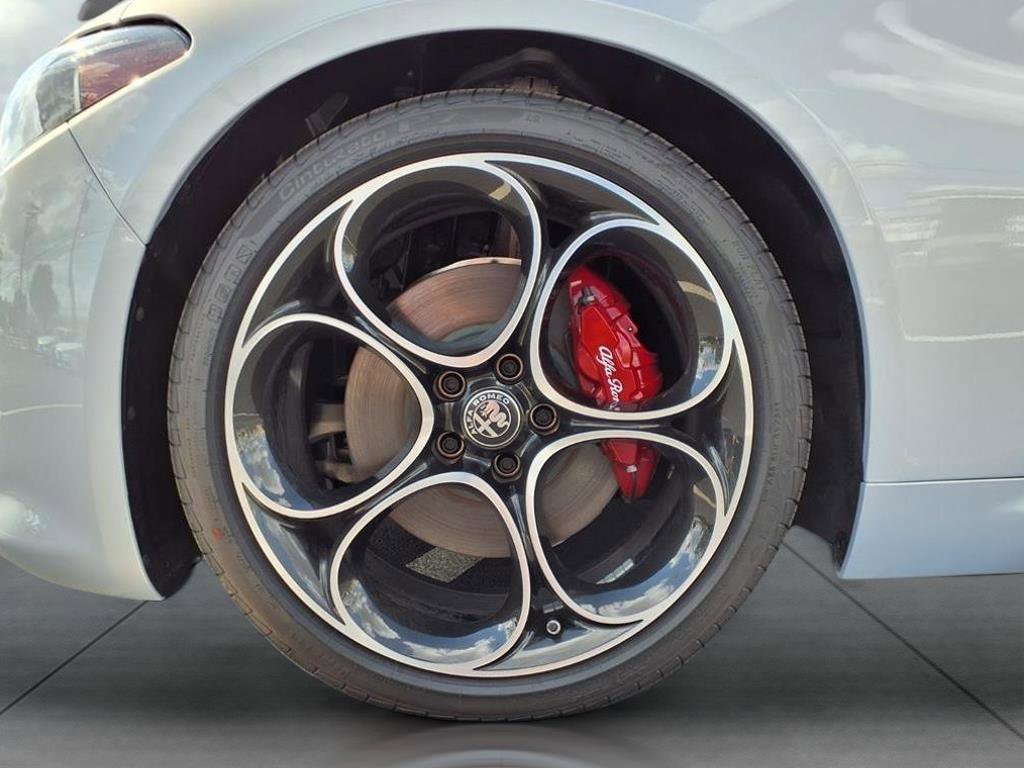 New 2025 Alfa Romeo Giulia w/ Veloce Package Rwd image 7