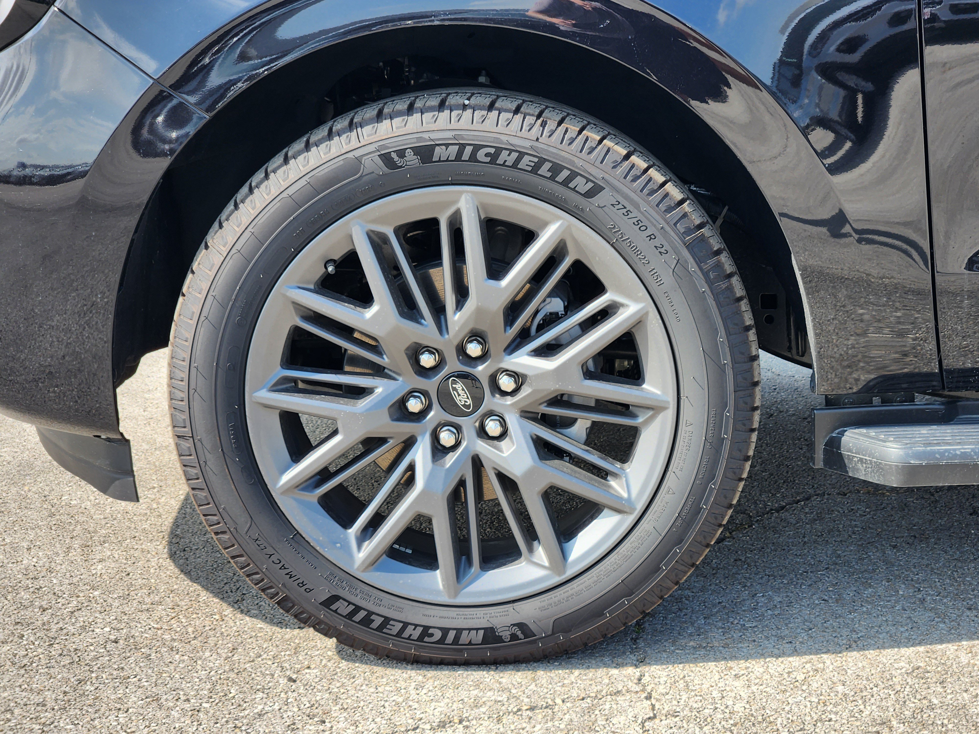 New 2026 Ford Expedition Max Platinum w/ Stealth Appearance Package AWD/4WD image 8