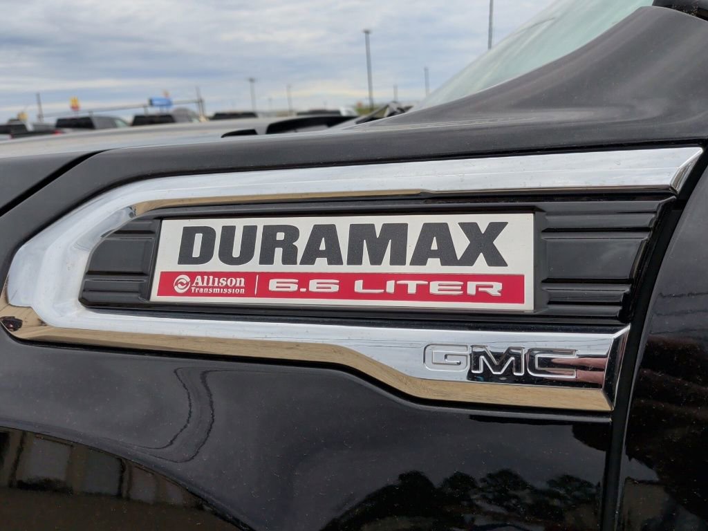 Used 2022 GMC Sierra 3500 Denali w/ Denali Black Diamond Edition image 12