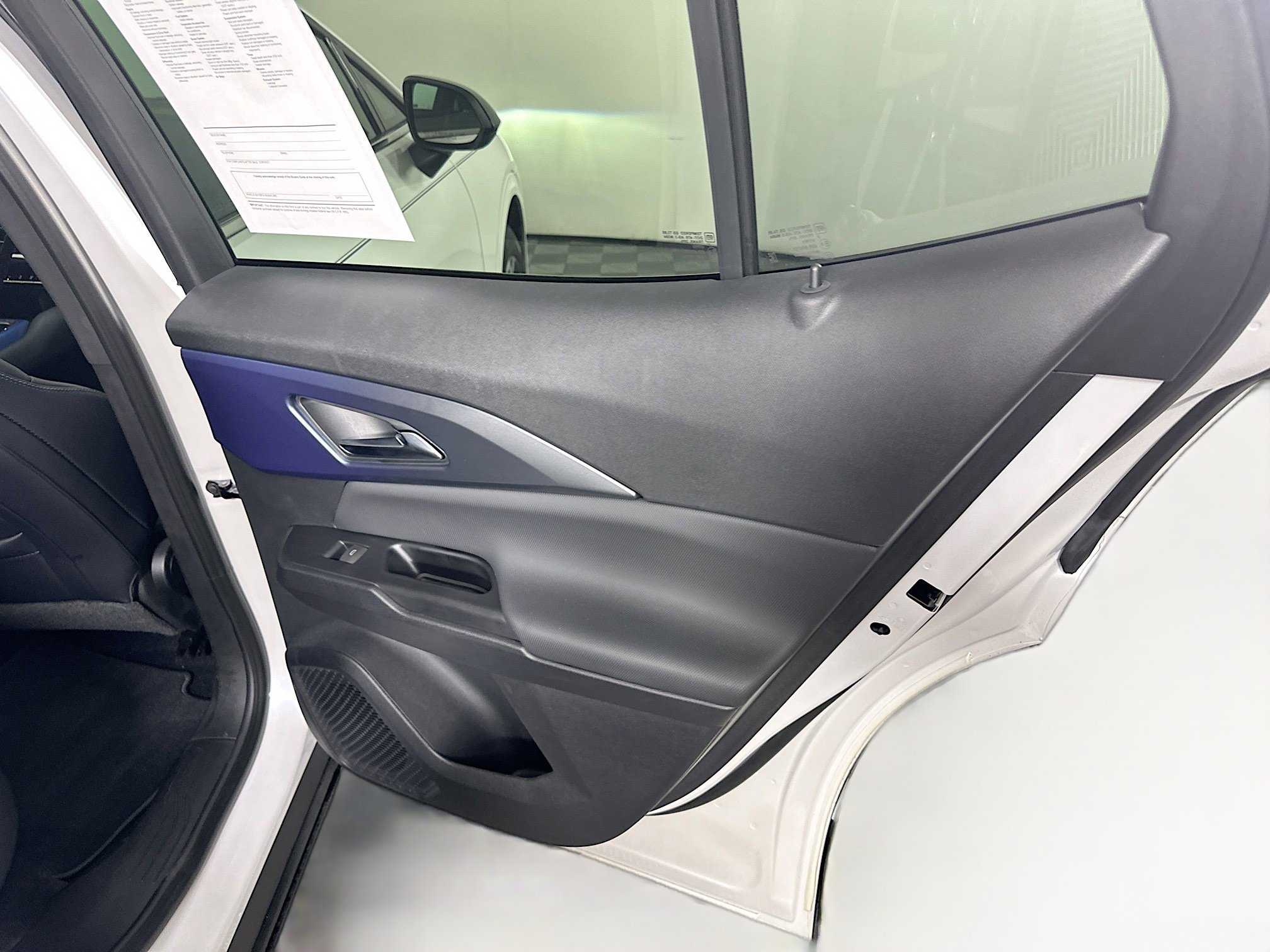 Used 2024 Chevrolet Equinox EV LT w/ LPO, Blackout Package FWD image 30