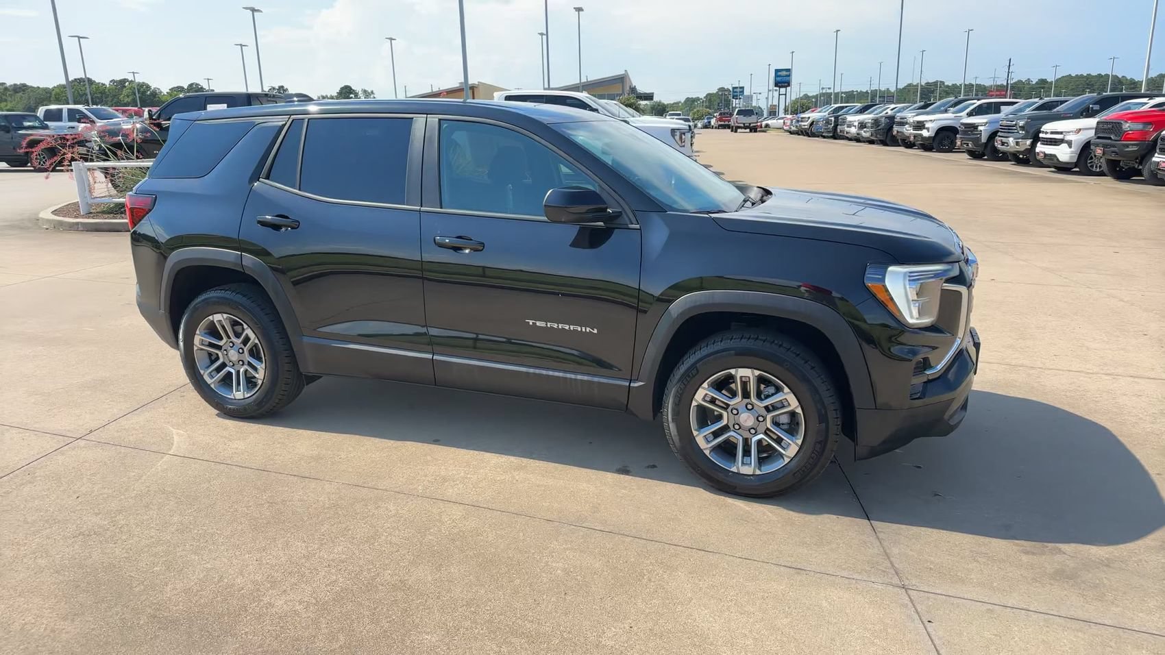 Used 2026 GMC Terrain Elevation FWD image 2