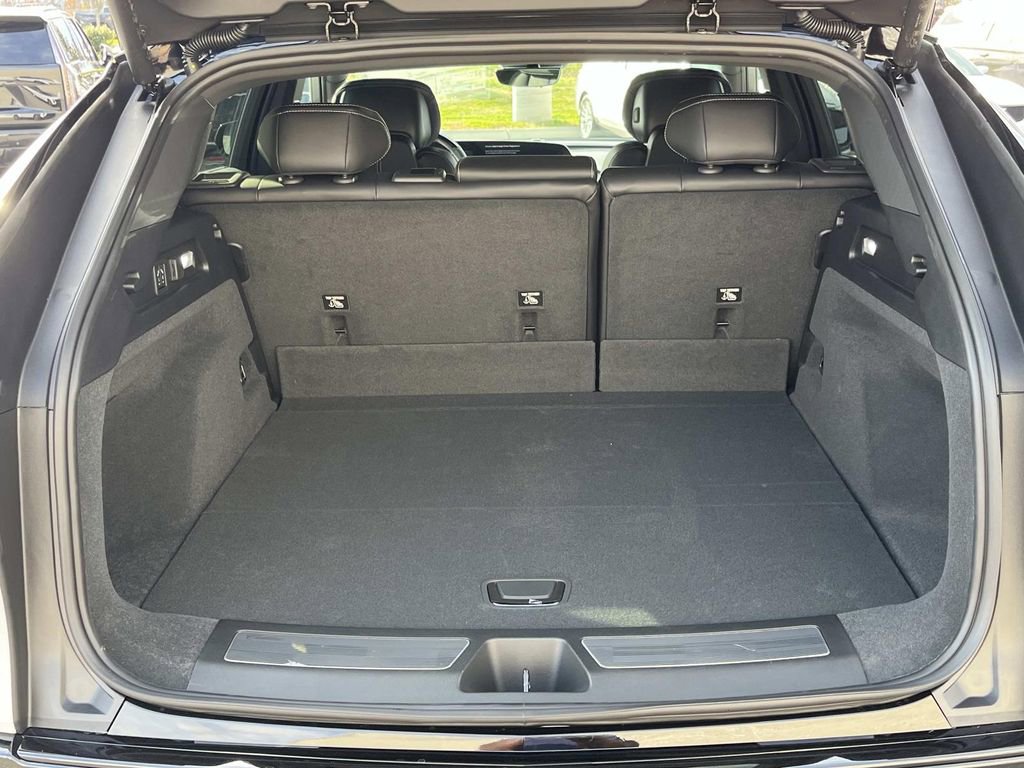 New 2026 Cadillac Lyriq Premium Sport image 11