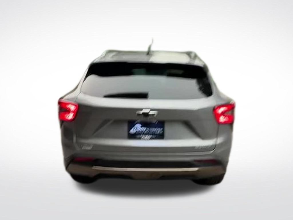 Used 2024 Chevrolet Trax ACTIV w/ Sunroof Package FWD image 11