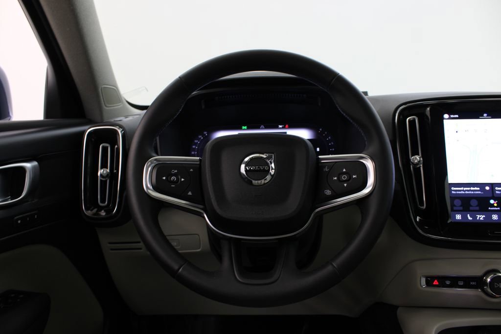 Used 2023 Volvo XC40 B4 Plus w/ Driver Assist Package image 25