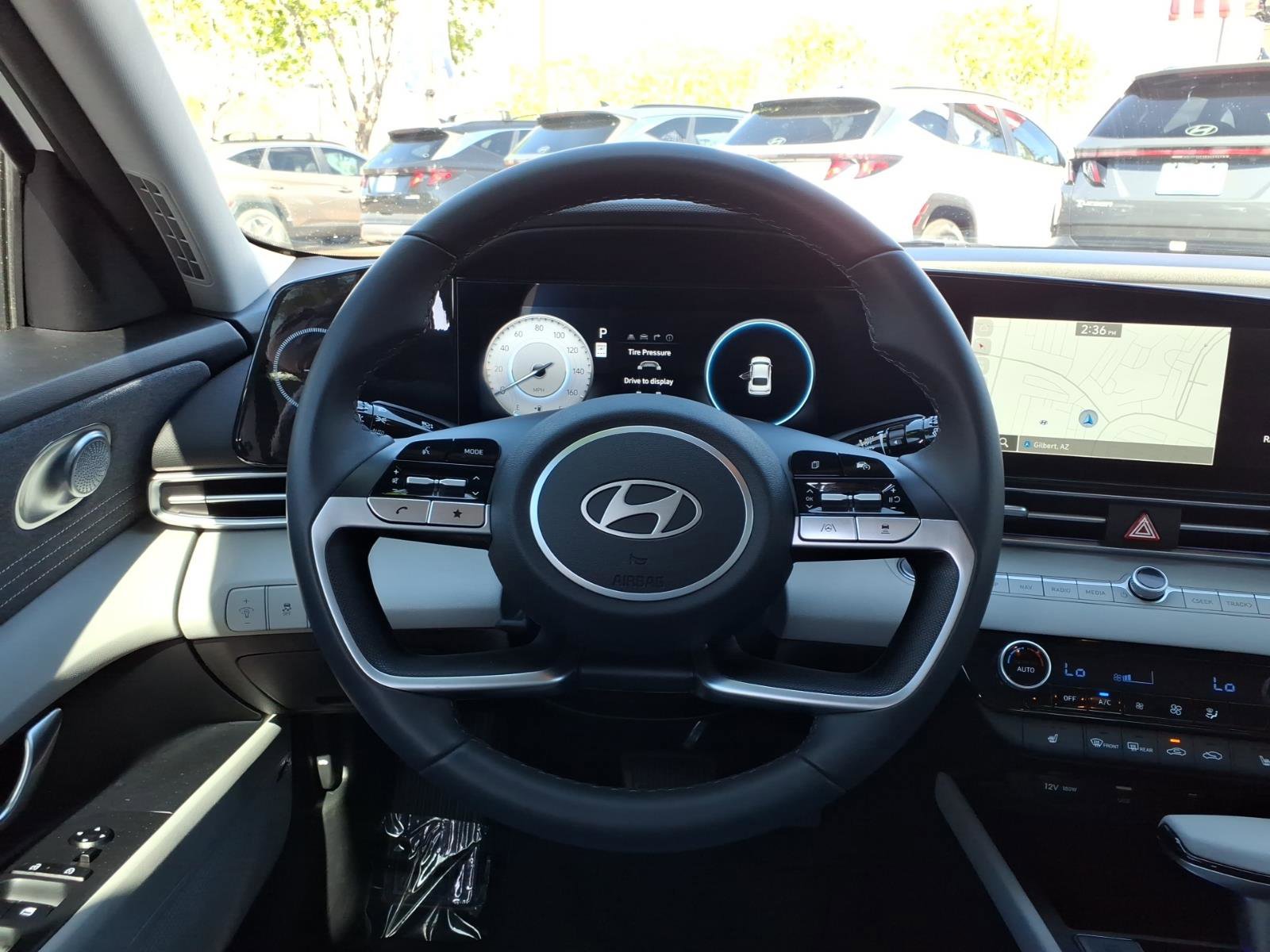 Certified 2025 Hyundai Elantra Limited image 17