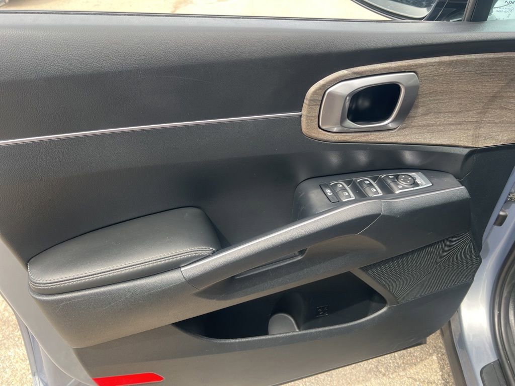 Certified 2023 Kia Sorento X-Line EX AWD/4WD image 7
