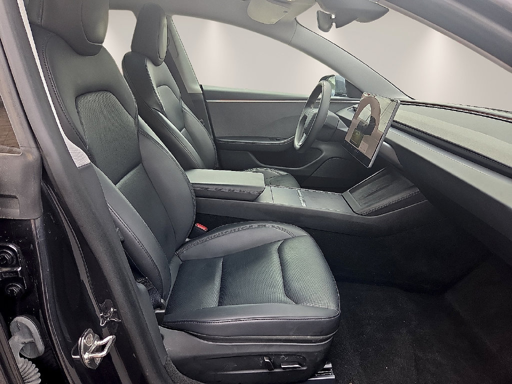 Used 2024 Tesla Model 3 Standard Range RWD image 17