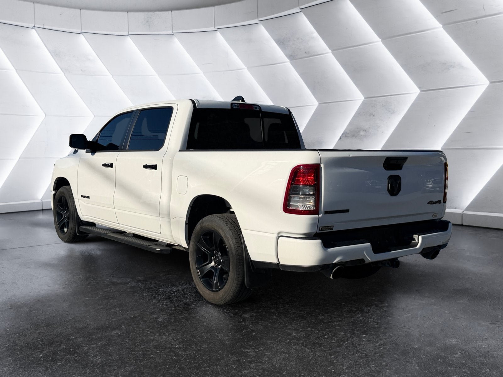 Used 2023 RAM 1500 Big Horn AWD/4WD image 3