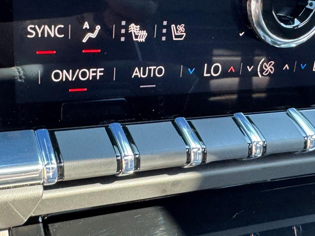 Used 2026 GMC Yukon Denali Ultimate AWD/4WD image 27
