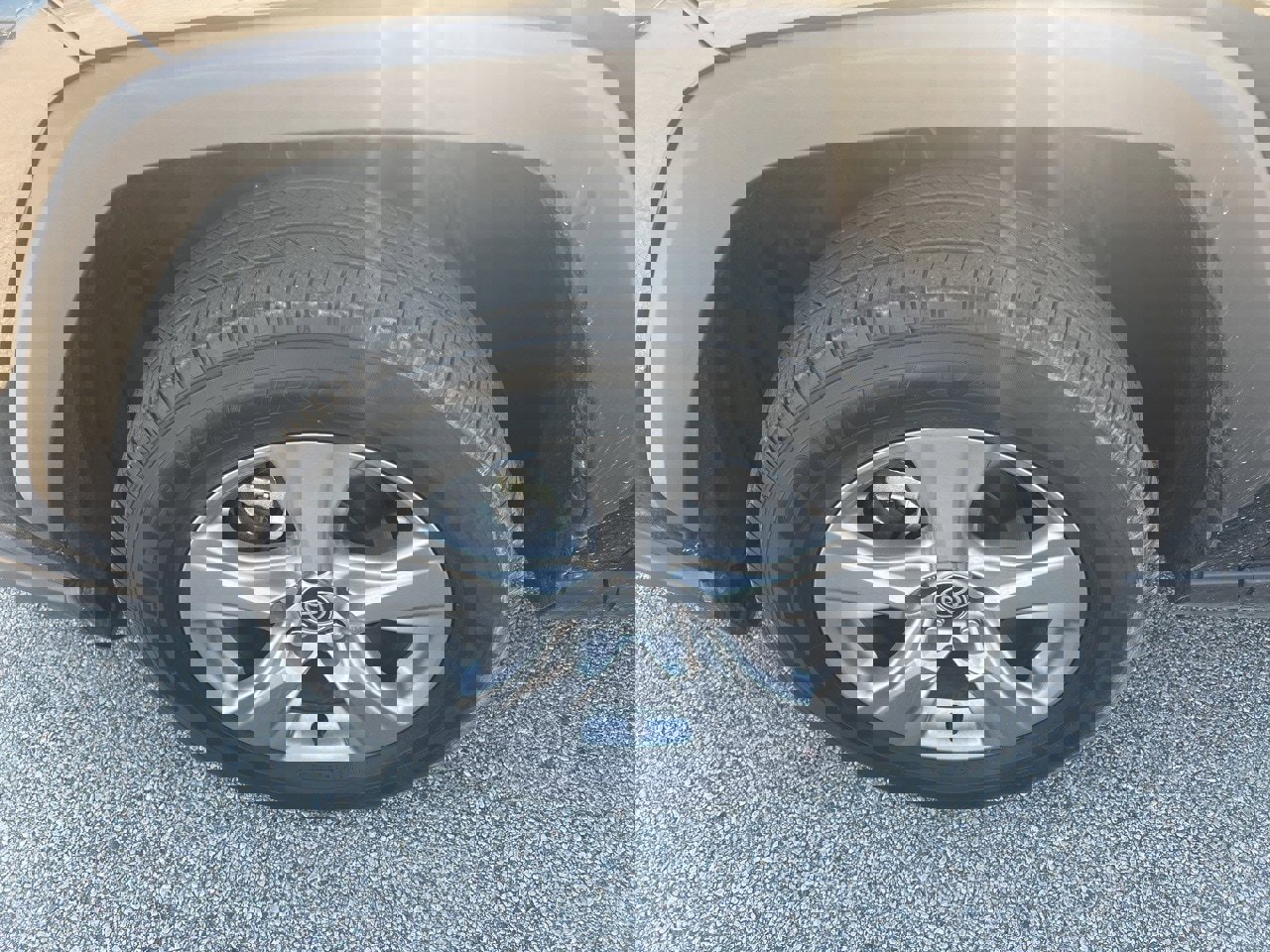 Used 2023 Toyota RAV4 XLE w/ Convenience Package image 12