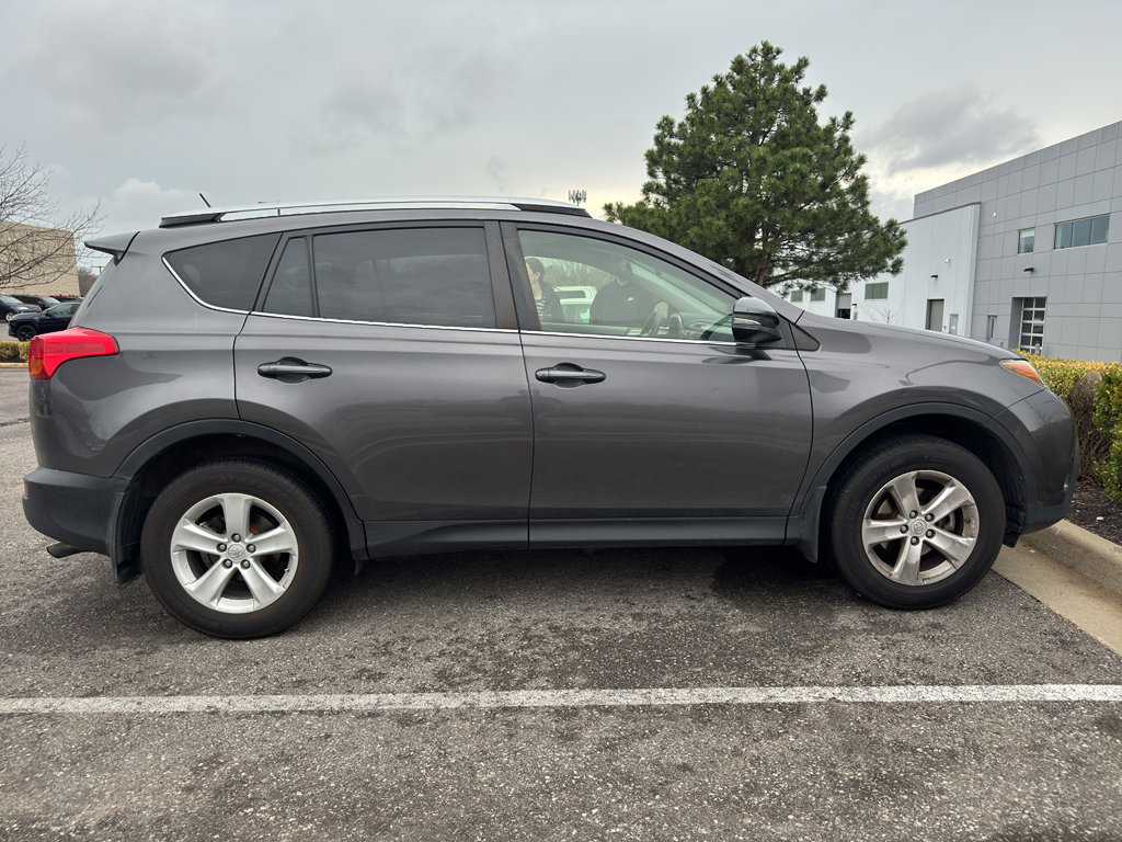 Used 2013 Toyota RAV4 XLE image 3