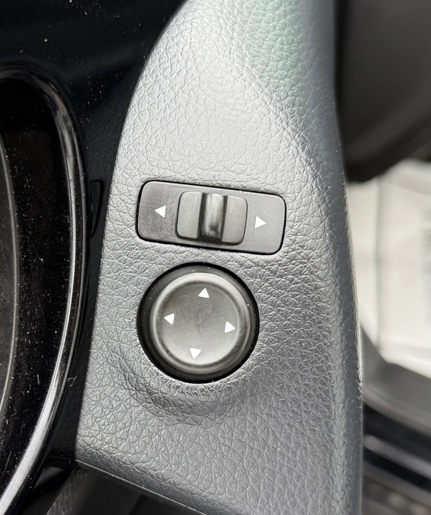 Used 2021 Nissan Rogue Sport SV AWD/4WD image 24