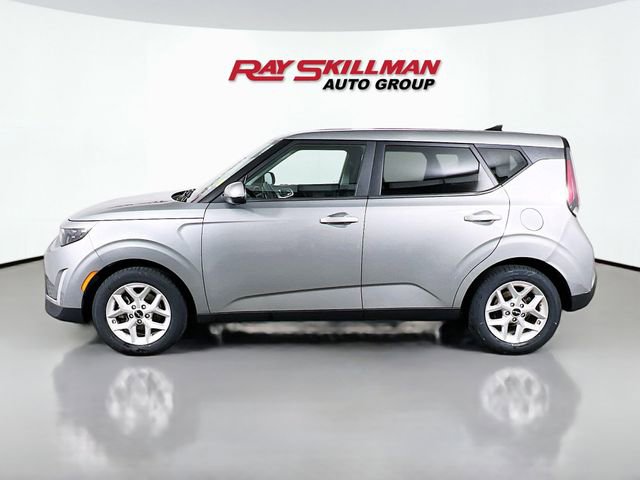Used 2024 Kia Soul LX w/ Option Group 015 FWD image 4