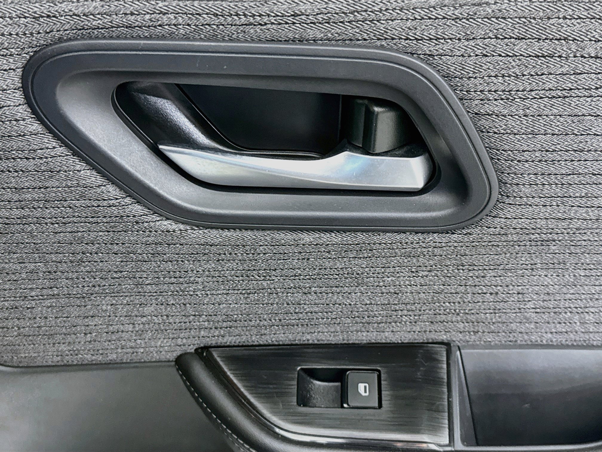 Used 2023 Nissan Rogue SV FWD image 29