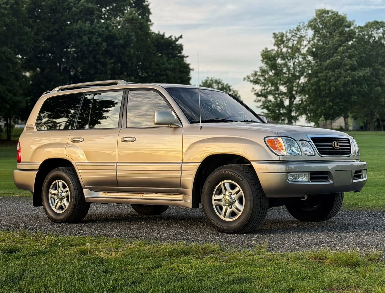Used 2001 Lexus LX 470 4WD image 4