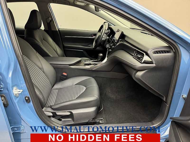 Used 2023 Toyota Camry SE w/ Blackout Package (TMS) image 19