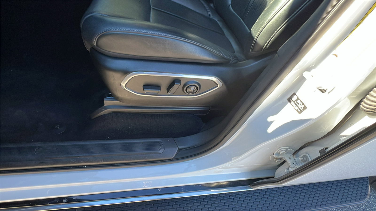 Certified 2024 Jeep Wagoneer Series III image 17