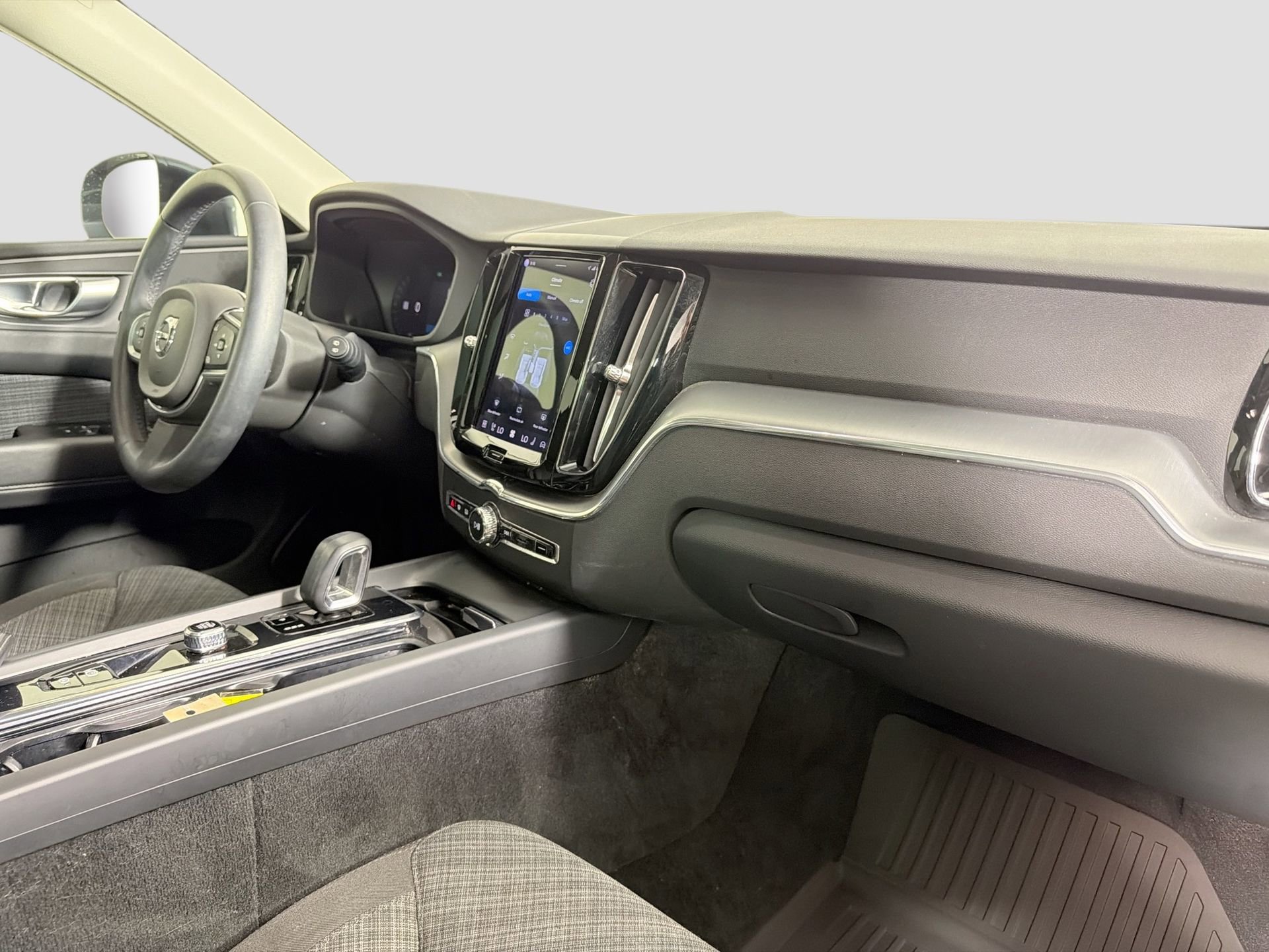 Certified 2023 Volvo XC60 B5 Core AWD/4WD image 28