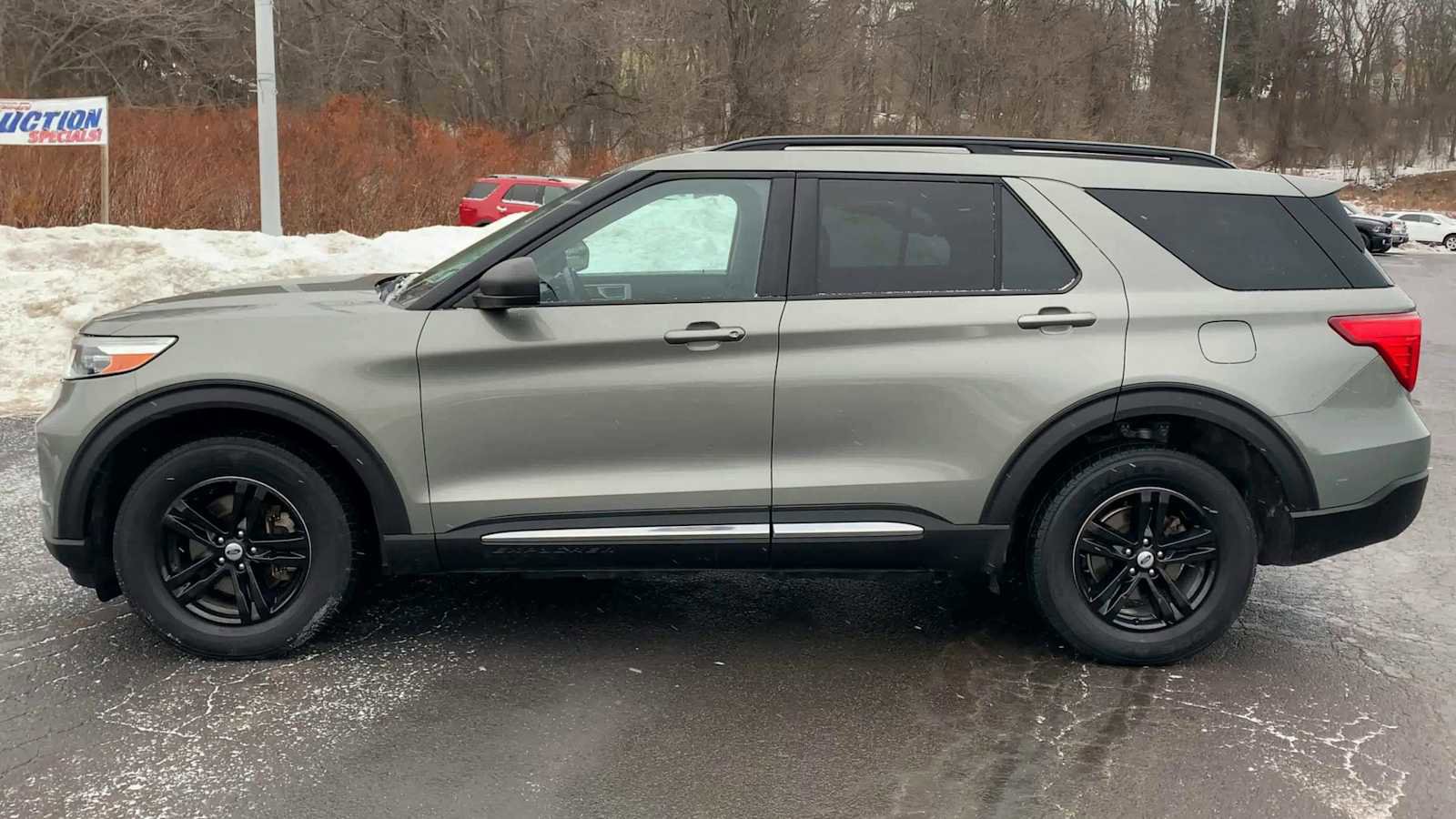 Used 2020 Ford Explorer XLT image 5