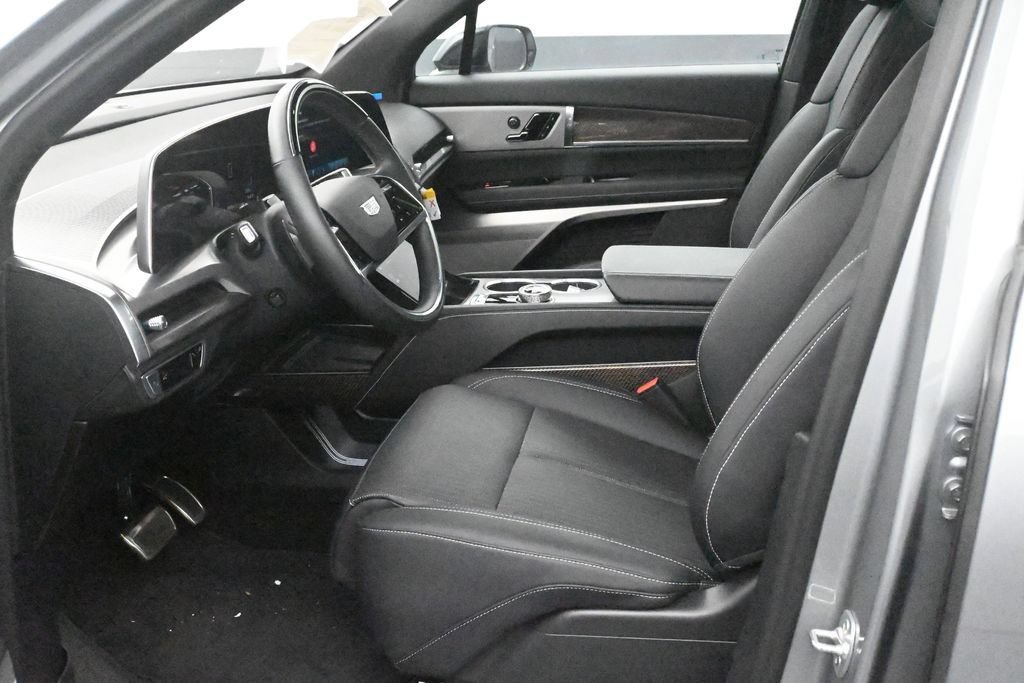 Used 2026 Cadillac Vistiq Luxury w/ LPO, Floor Liner Package AWD/4WD image 10