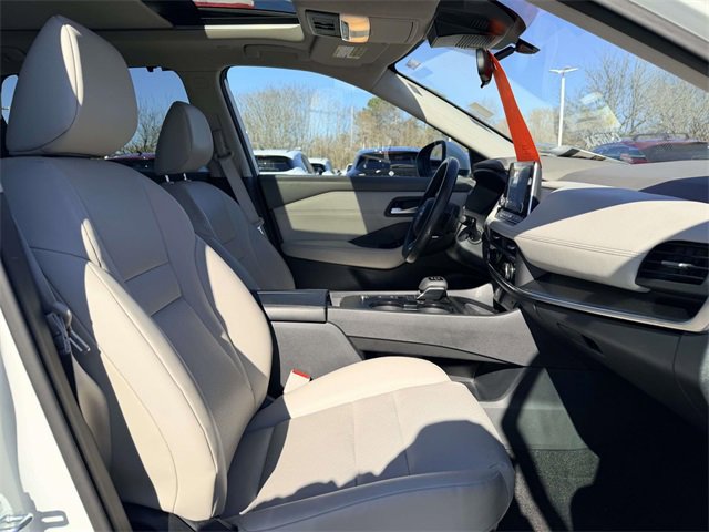 Used 2023 Nissan Rogue SV w/ SV Premium B Package image 10