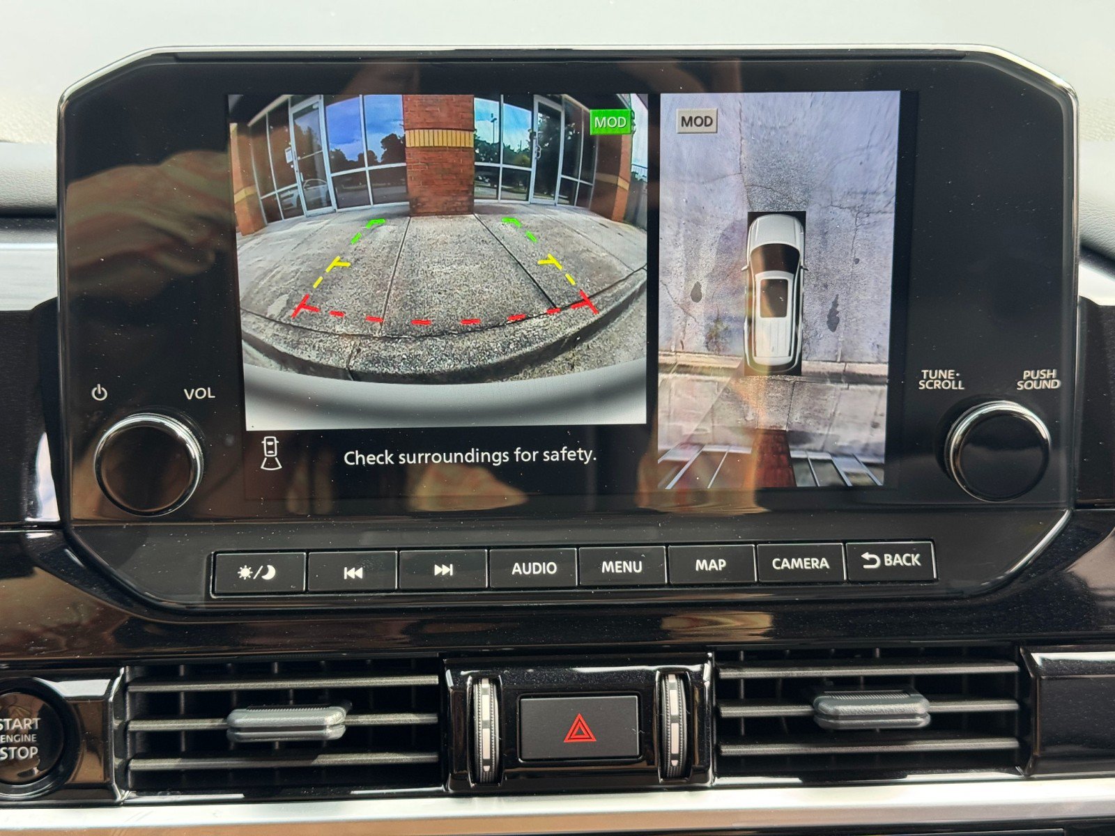 Used 2025 Nissan Pathfinder SL AWD/4WD image 25