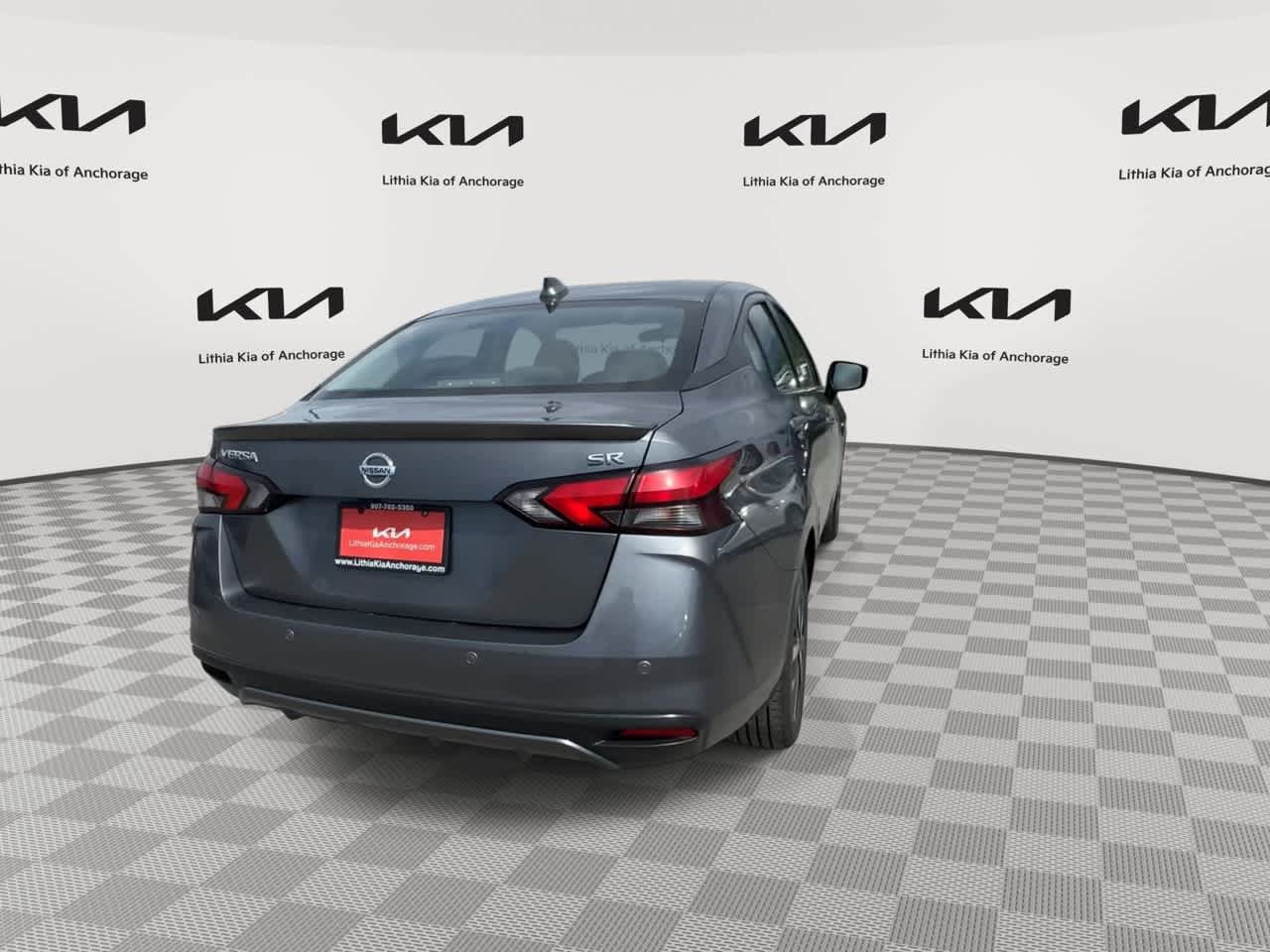 Used 2022 Nissan Versa SR w/ Convenience Package FWD image 8