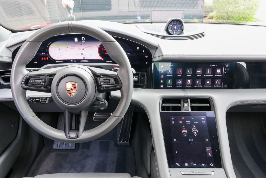 Certified 2022 Porsche Taycan GTS image 22