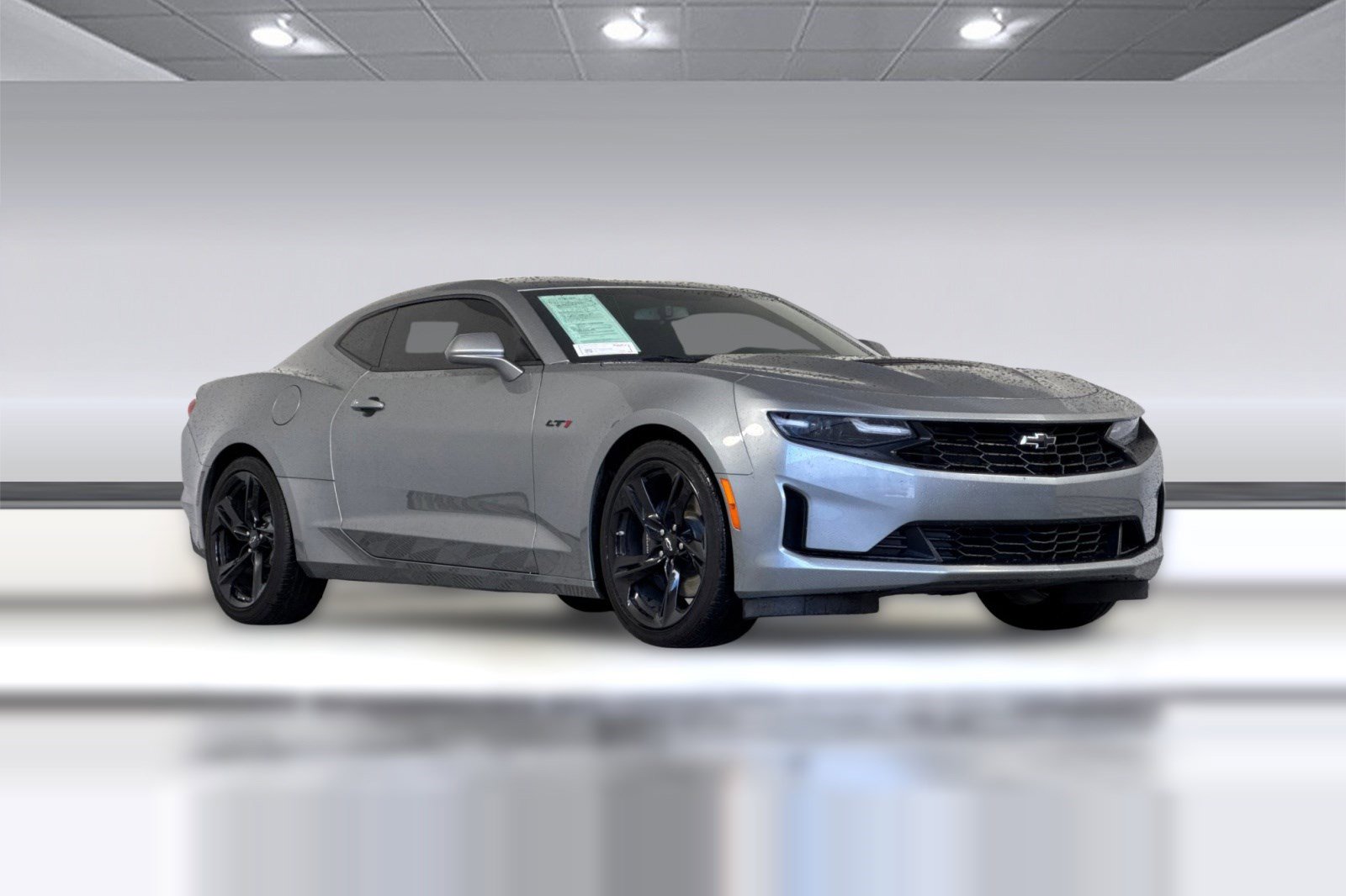 Used 2023 Chevrolet Camaro LT RWD image 6