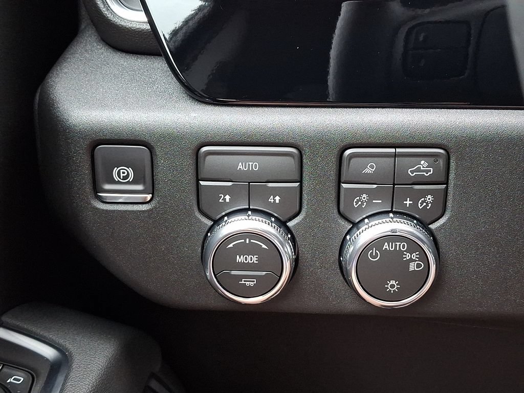 New 2026 GMC Sierra 1500 SLE w/ Preferred Package AWD/4WD image 15