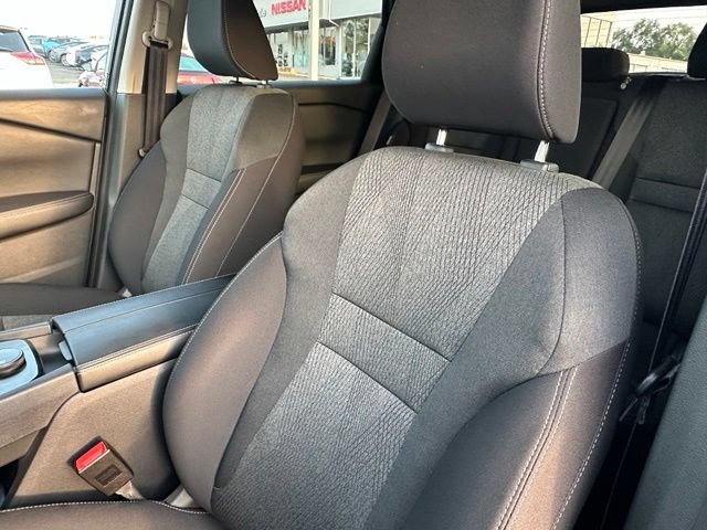 Certified 2025 Nissan Rogue SV AWD/4WD image 24
