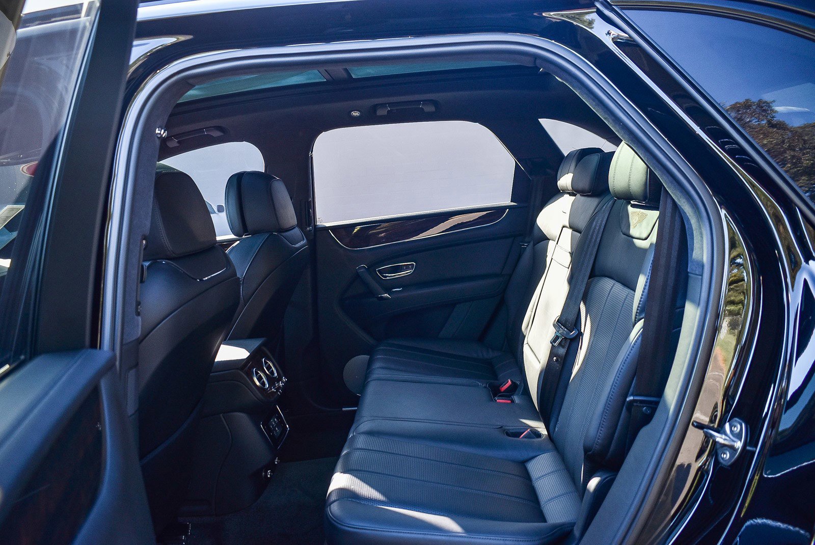 Used 2019 Bentley Bentayga image 18