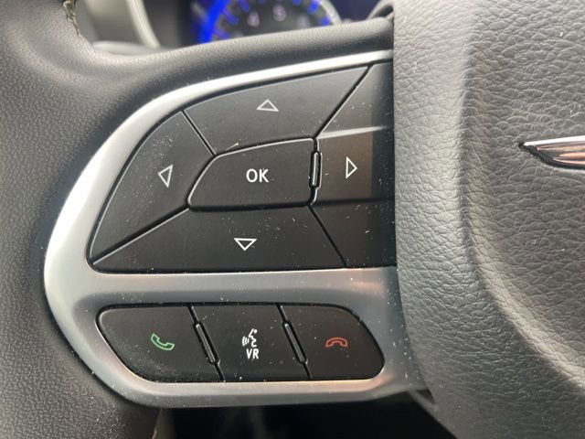 Used 2024 Chrysler Pacifica Touring-L image 20