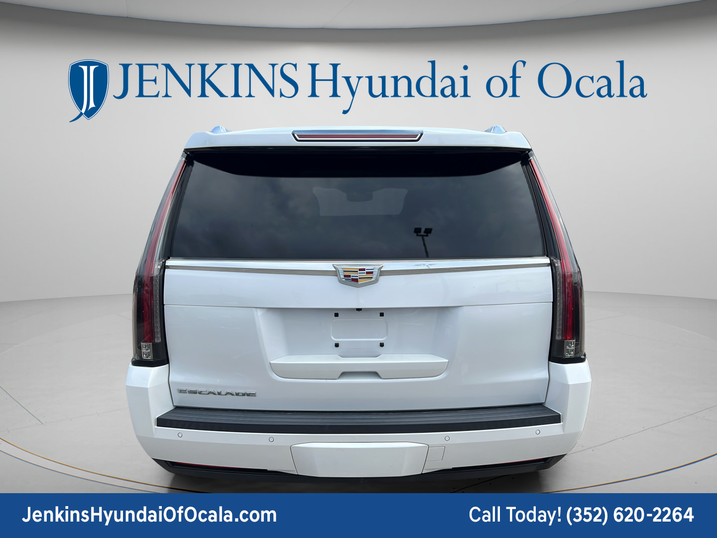 Used 2018 Cadillac Escalade 2WD image 4