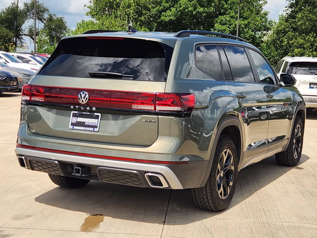 Used 2024 Volkswagen Atlas Peak Edition SE AWD/4WD image 9