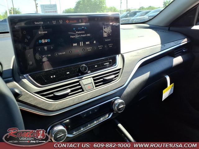Used 2025 Nissan Altima 2.5 SL FWD image 34