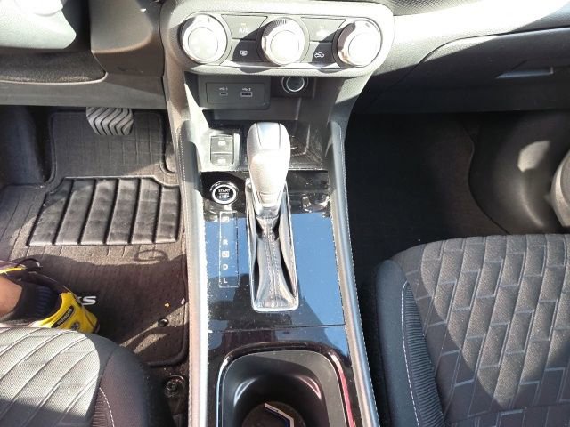 Used 2023 Nissan Kicks SV image 17