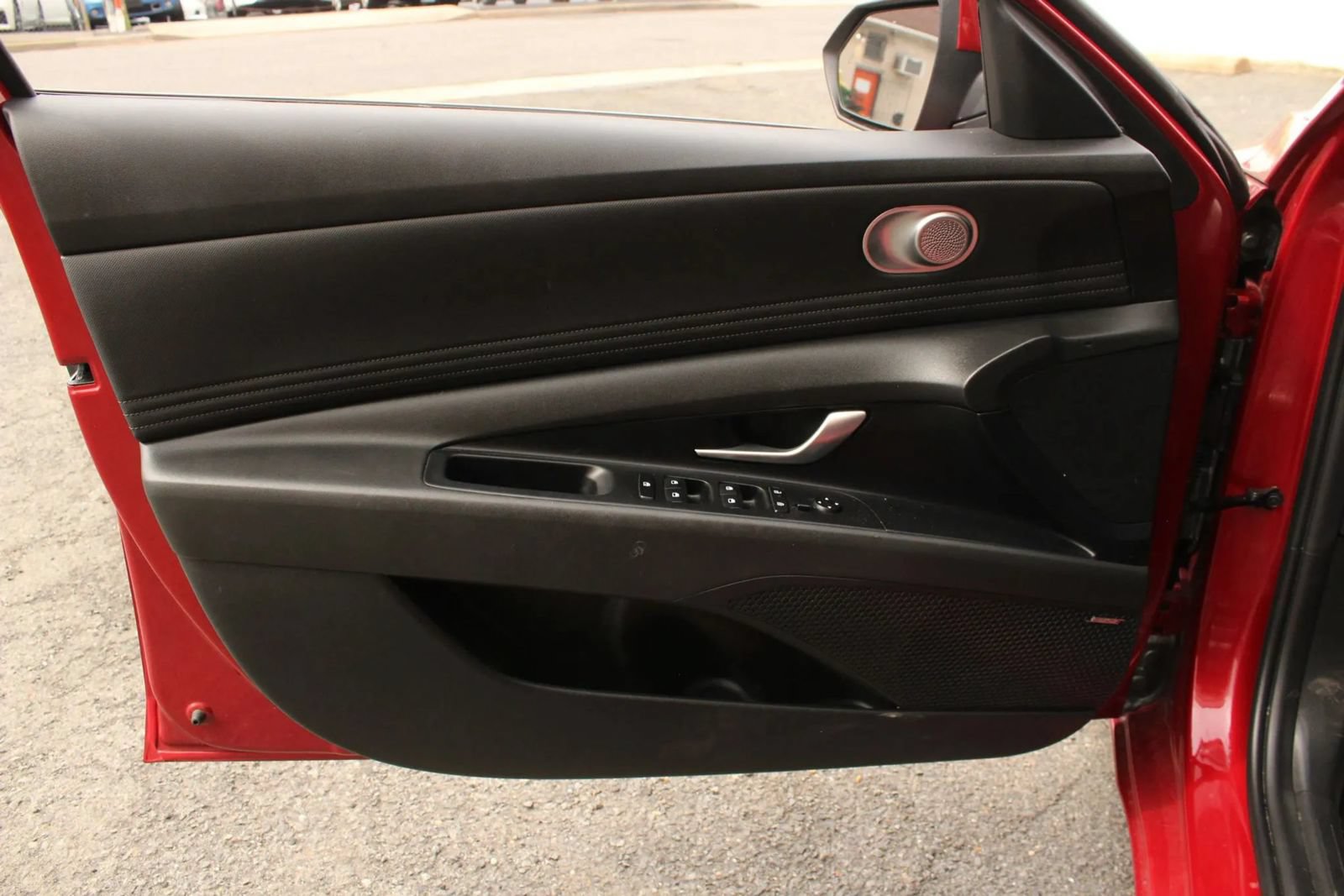 Used 2025 Hyundai Elantra Limited FWD image 14