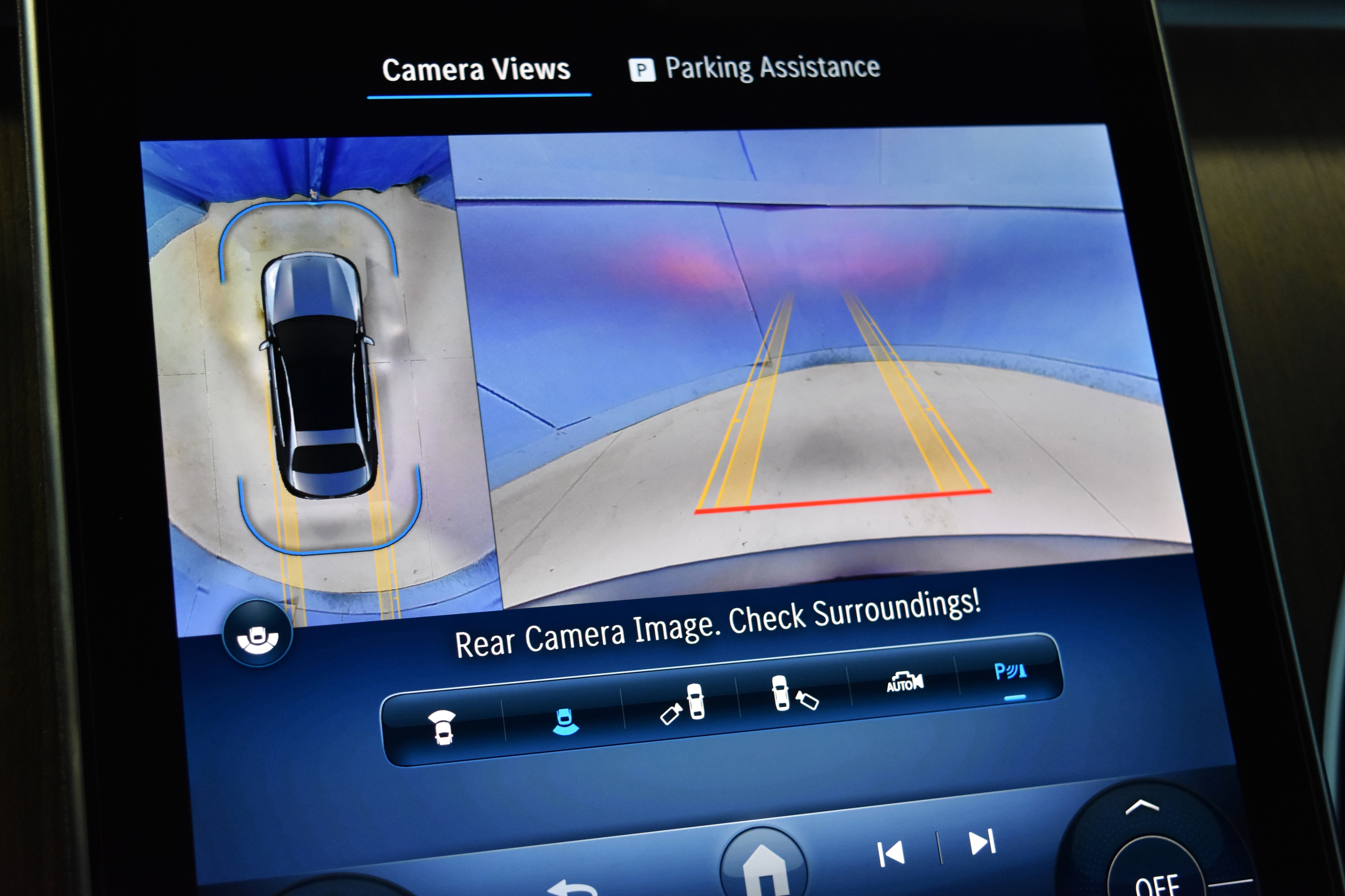 New 2025 Mercedes-Benz C 300 4MATIC Sedan image 11