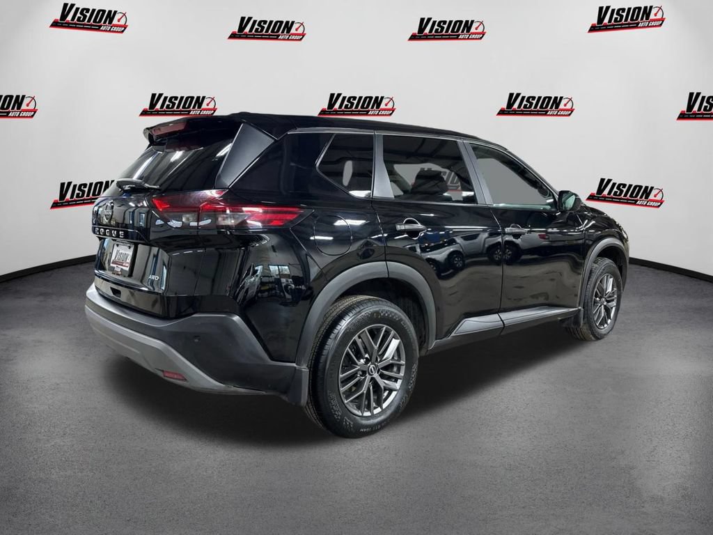 Used 2023 Nissan Rogue S AWD/4WD image 5