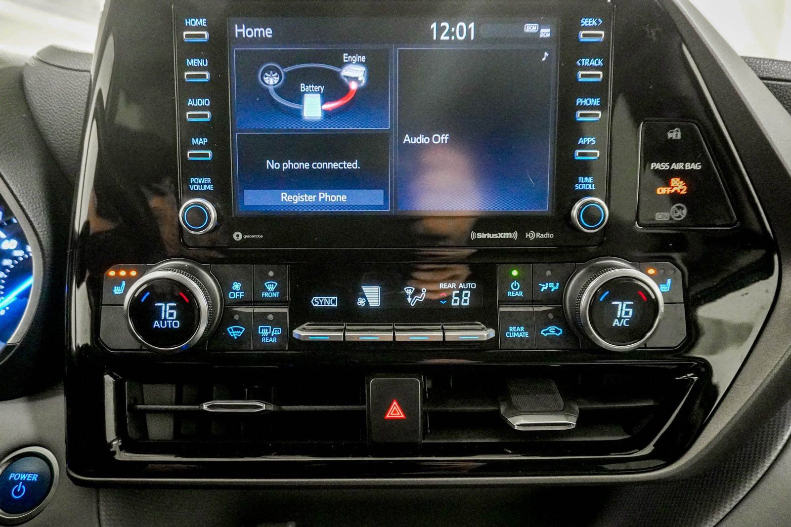 Used 2020 Toyota Highlander XLE image 24