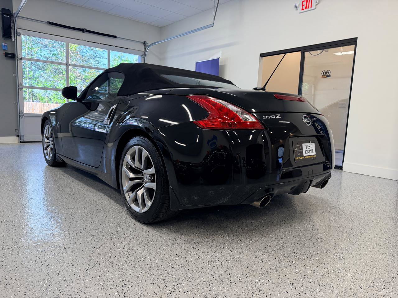 Used 2010 Nissan 370Z Touring RWD image 5