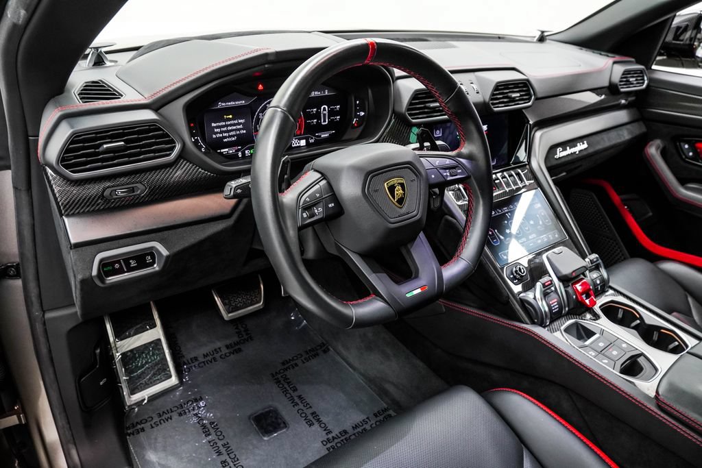 Used 2024 Lamborghini Urus Performante AWD/4WD image 21