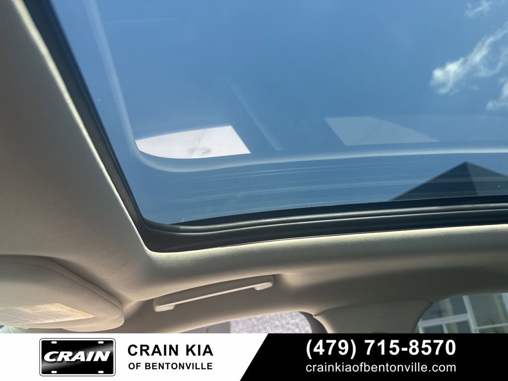 Used 2024 Ford Edge SEL w/ Convenience Package image 3