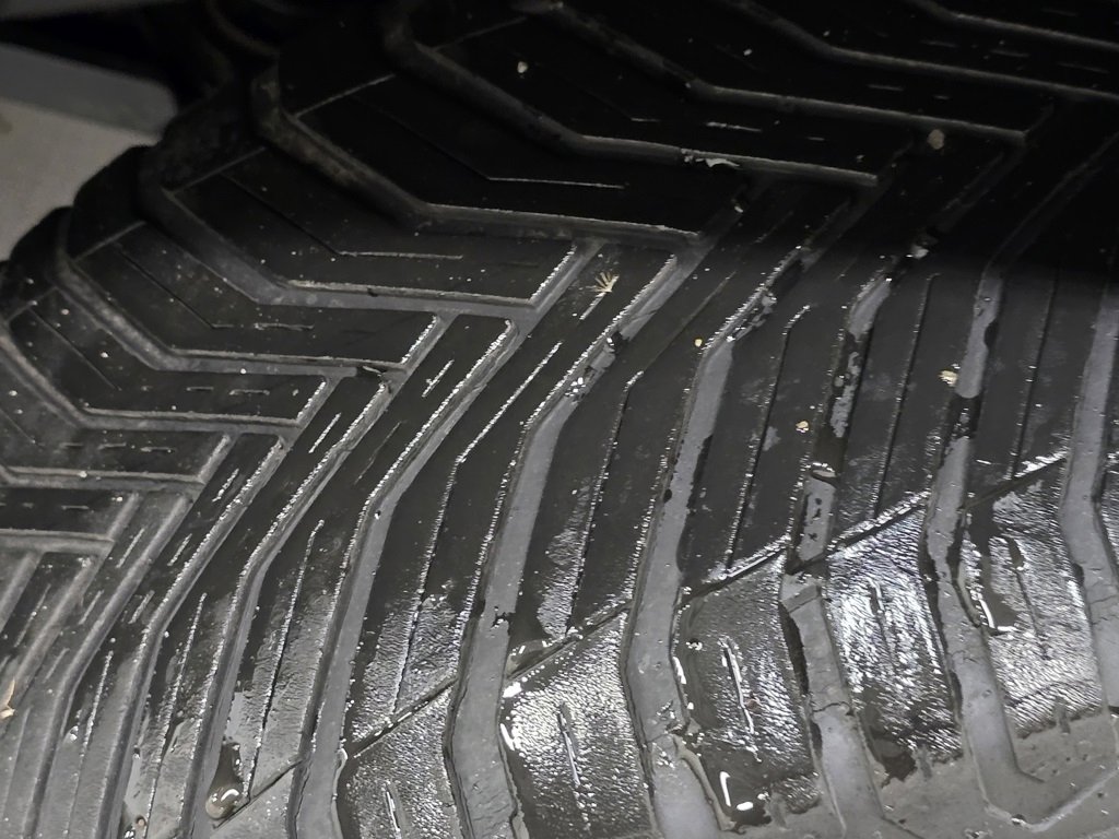 Used 2021 Toyota RAV4 XLE Premium image 9