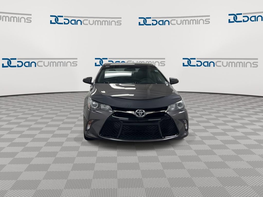 Used 2017 Toyota Camry SE FWD image 3