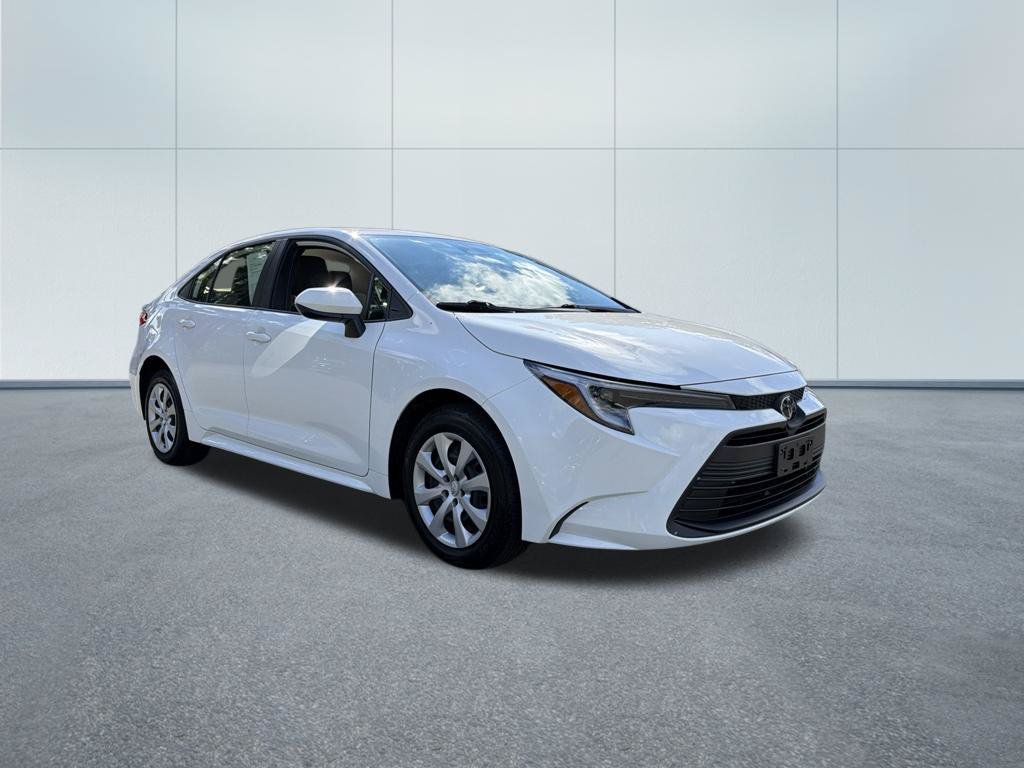 Used 2026 Toyota Corolla LE FWD image 4